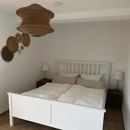 아파트 Altleubnitz 8 *