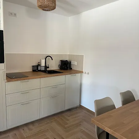 Altleubnitz 8 아파트